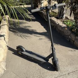 Segway G30 Max ( Foldable ) Used Only .8  Miles 