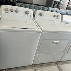 Whirlpool Washer And Gas Dryer Set
