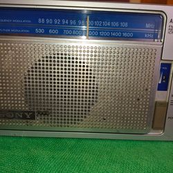Sony ICF- 700W FM/AM Receiver