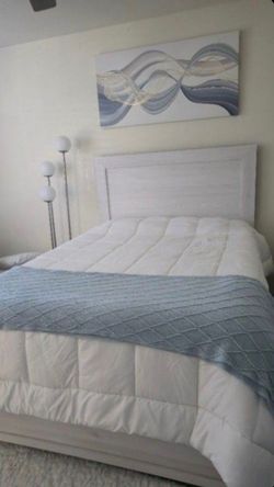 Full size bed and box spring