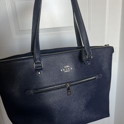 COACH TOTE PURSE NEW