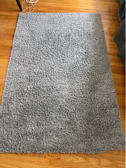 Soft Gray Shag Rug – Clean & Cozy Bedroom Area Rug