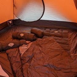 Harley Davidson 2 Person Tent/ 2 Harley Bags/.3 Blow Up Harley Mats