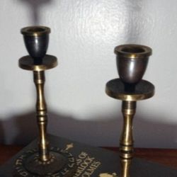 VINTAGE BRONZE - BRASS JUDAICA CANDLESTICKS SET OF 2 - 8" / Z997