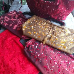 New Embroidered Silk handbag, wooden handle, purse, stands up, zipped pocket