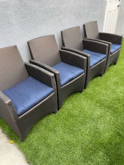 Outdoor patio chairs