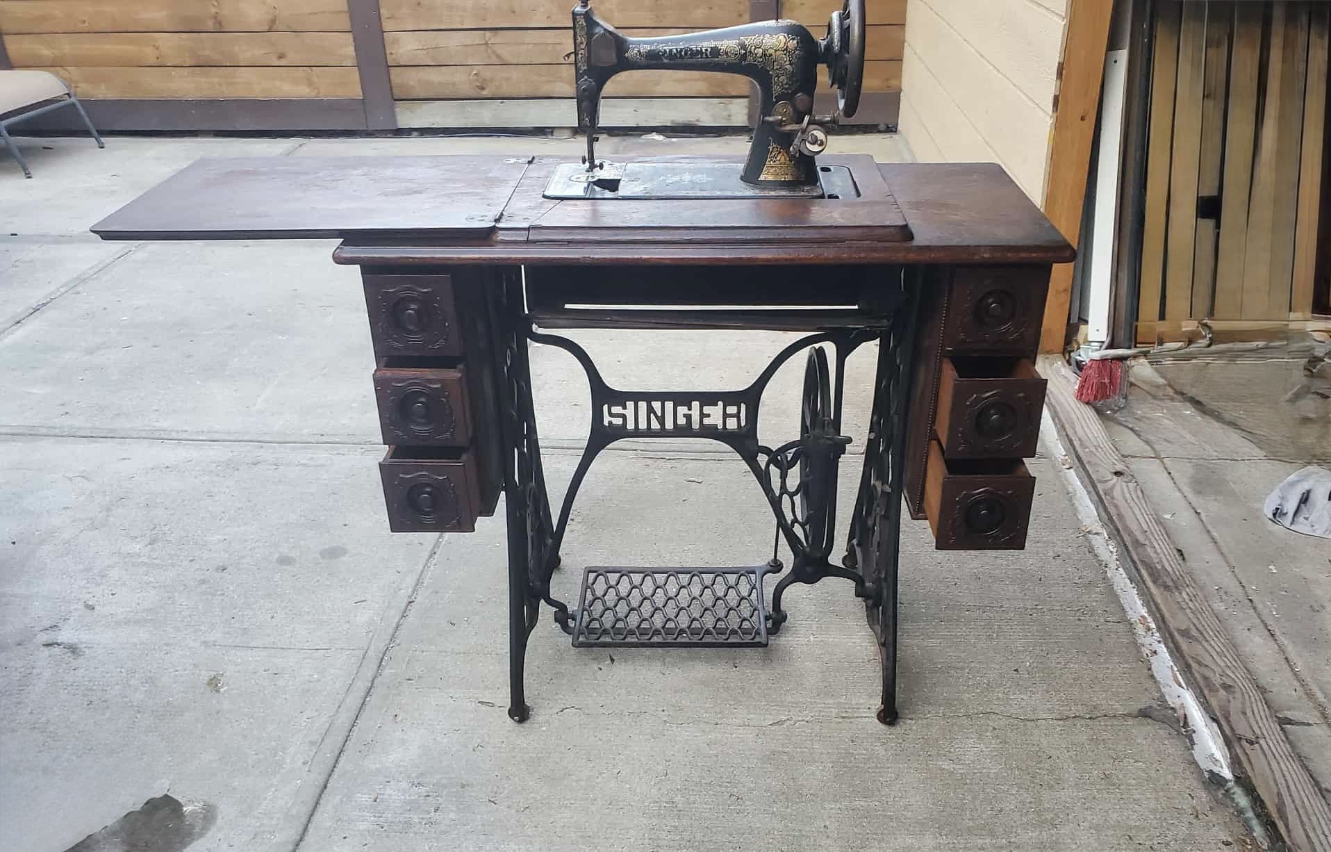 Singer Vintage Sewing Machine. Maquina De Coser Antigua.