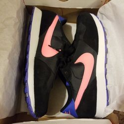 Youth Size 7 Nikes