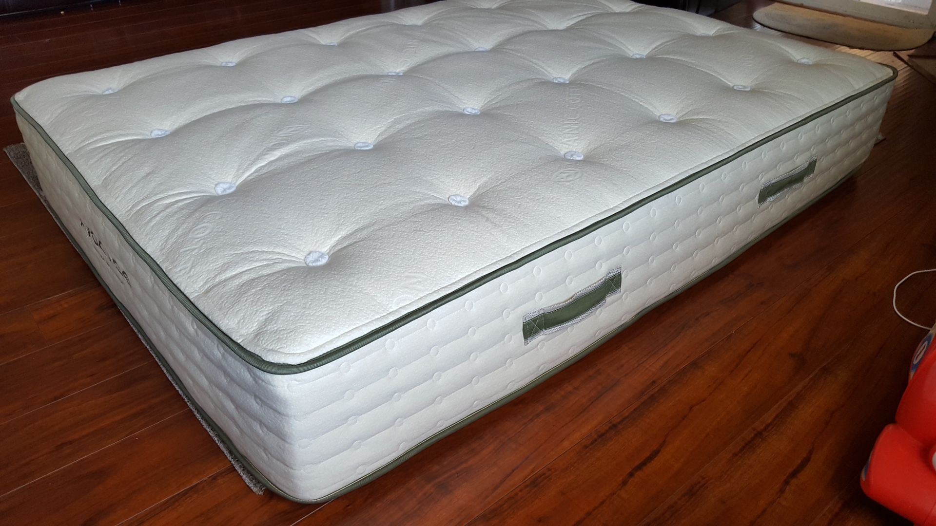 Queen Size Mattress ! Avocado Green Organic Natural Latex Mattress ! Can deliver ! Organic Mattress ! Like new