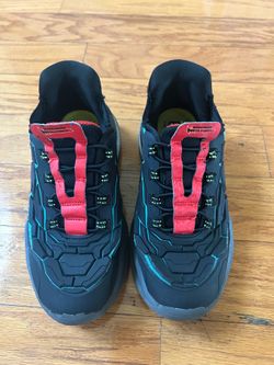 Like new Skechers boys sneakers size 2