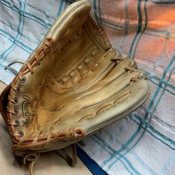 Rawlings Softball Glove