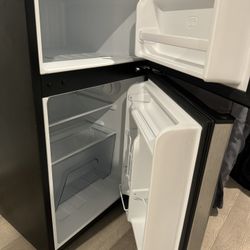 Whirlpool Refrigerator with Freezer