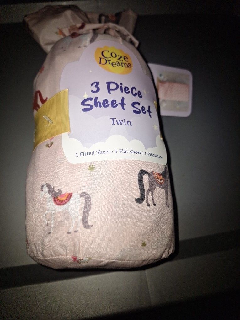 Horse Print 3  Piece TWIN SHEET SET