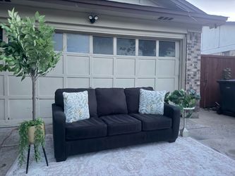 3 Seater pullout / sleeper sofa - Delivery available