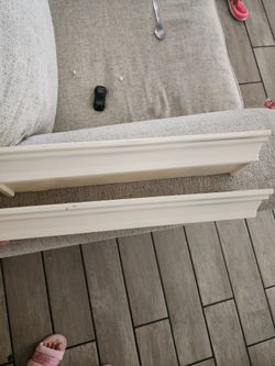 2 Plastic Wall Shelves 