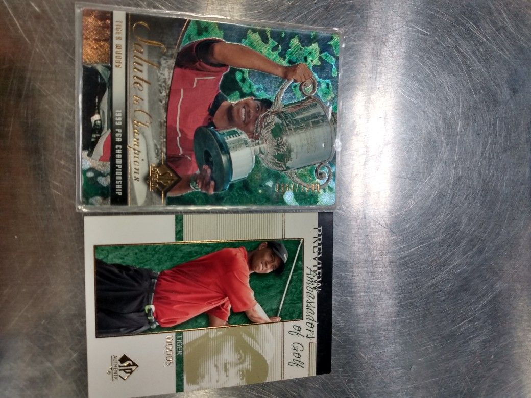 Tiger woods cards lot off 2
