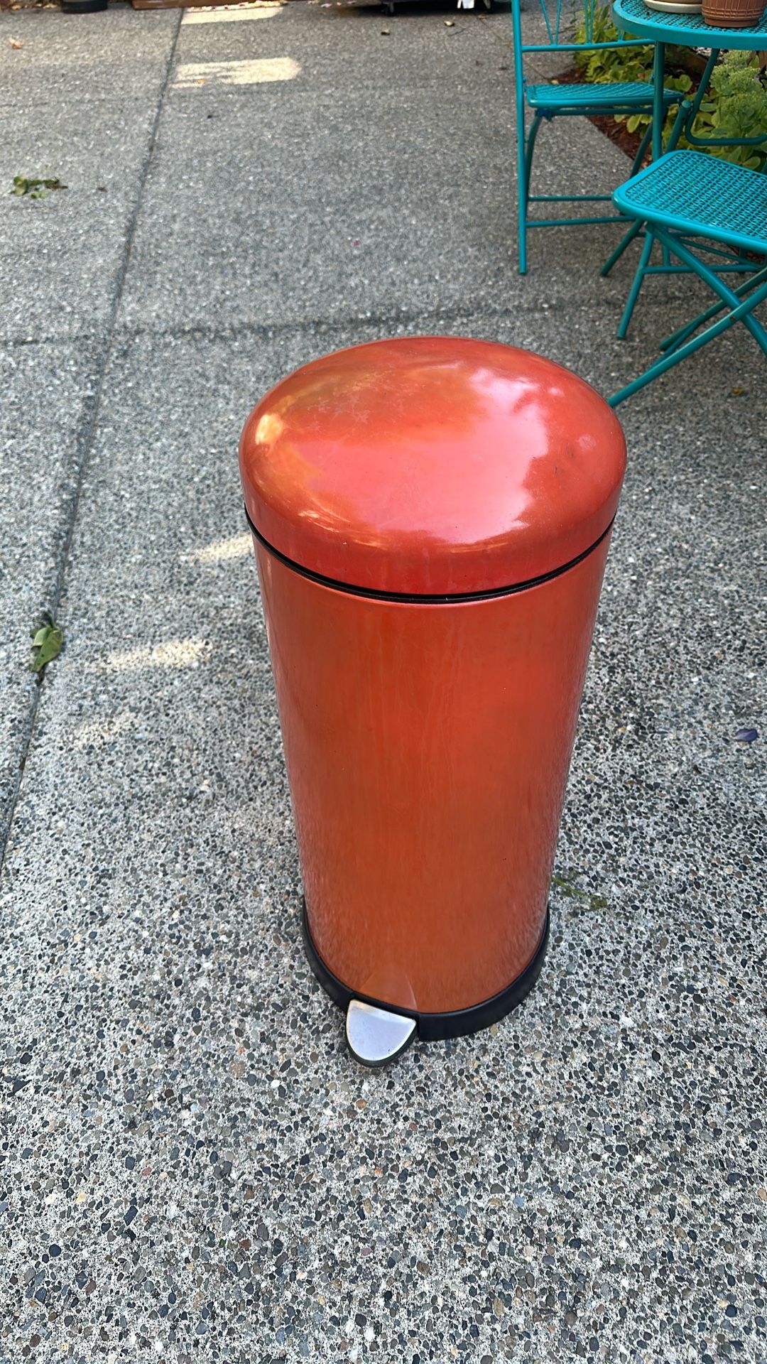 Antique Garbage Can  35 Gallons