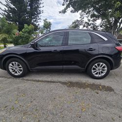 2020 Ford Escape 