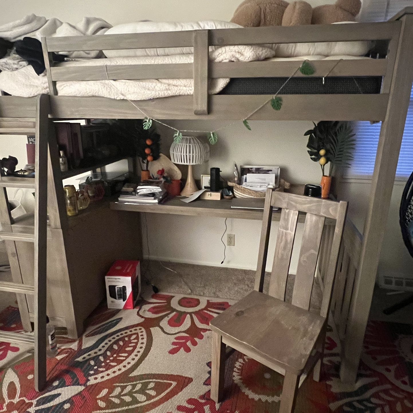 Loft bed w/desktop and Drawers