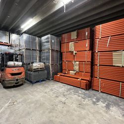 Teardrop Pallet Racks Industrial Shelving Material Handling Forklifts 