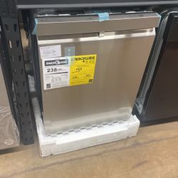 Stainless Steel Dishwasher LG With Pocket Handle 