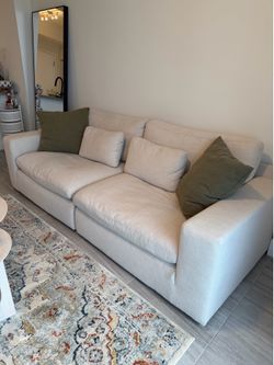 Living Room Set for Sale – Excellent Condition