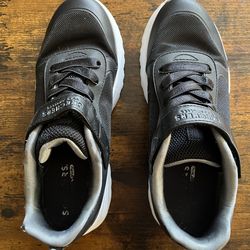 Kids Skechers size 3.5 Y