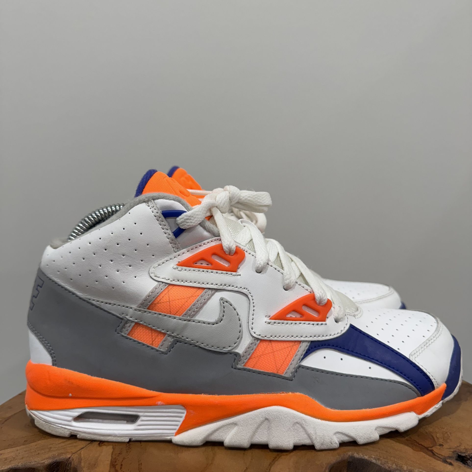 NIKE SC TRAINER HIGH USED SIZE 7Y WHITE ORANGE GREY BO JACKSON