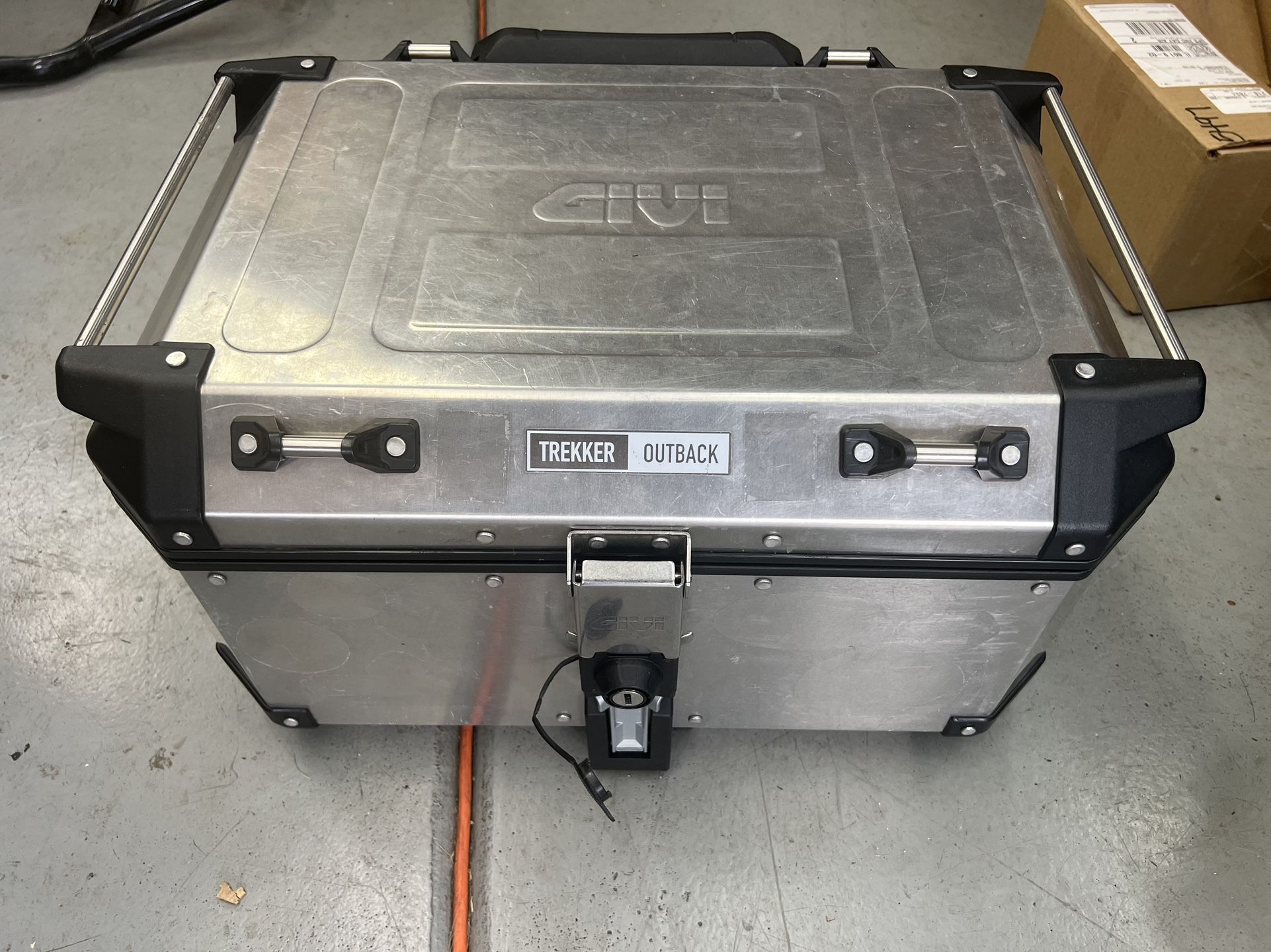 Givi 37l Side Cases & 58l Top Case Outback Trekker Models