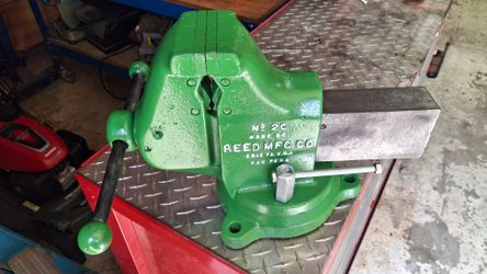 REED MFG 2C SWIVEL VICE