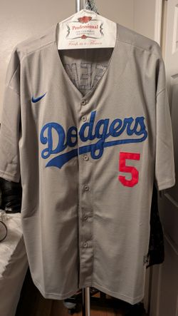 Los Angeles Dodgers Freddie Freeman on field jerseys