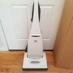 NEW cond COMMERCIAL RICCAR VACUUM WITH COMPLETE ATTACHMENTS  , AMAZING POWER SUCTION  , WORKS  EXCELLENT  , IN THE BOX 