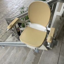 Acorn Chair Lift ( Make An Offer)