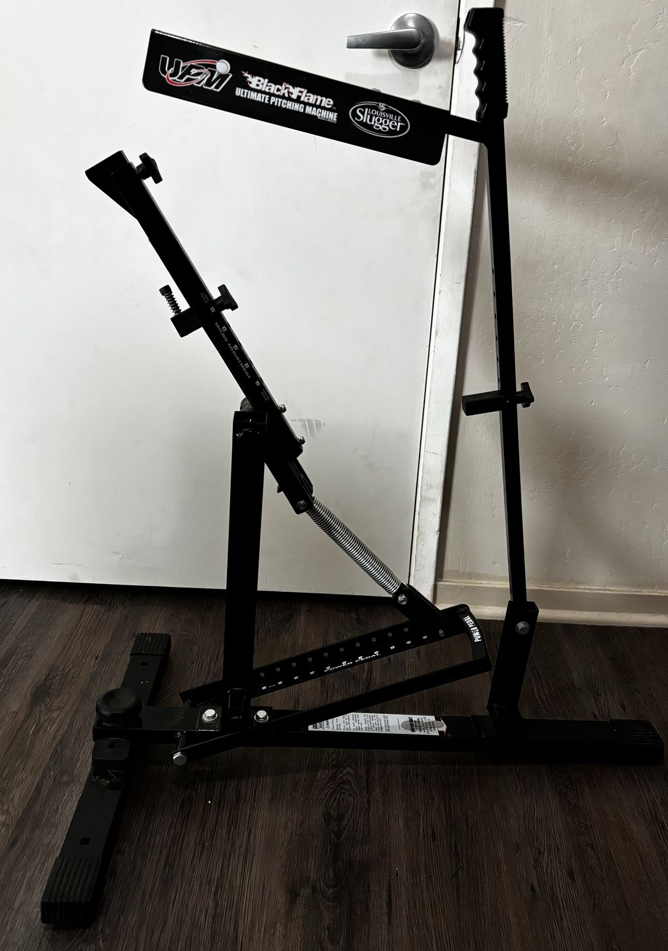 Louisville Slugger Manual Pitching Machine
