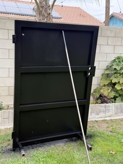 Puerta De Metal