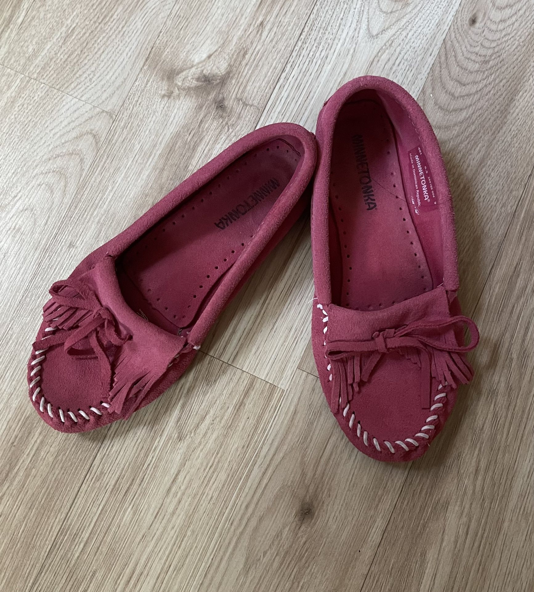 Minnetonka Moccasins Kilty Hardsole Soft Suede