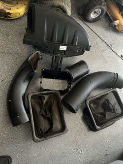 MTD CRAFTSMAN 42 46 REAR RIDING MOWER REAR BAGGER SELLING ONLY 250 RETAIL 581 Model 19A30003OEM for Sale in Erin NY OfferUp