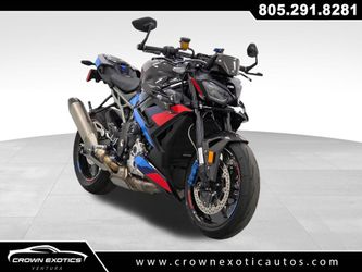 2025 BMW M1000r