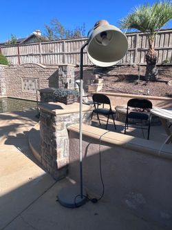 6 foot tall spotlight works great