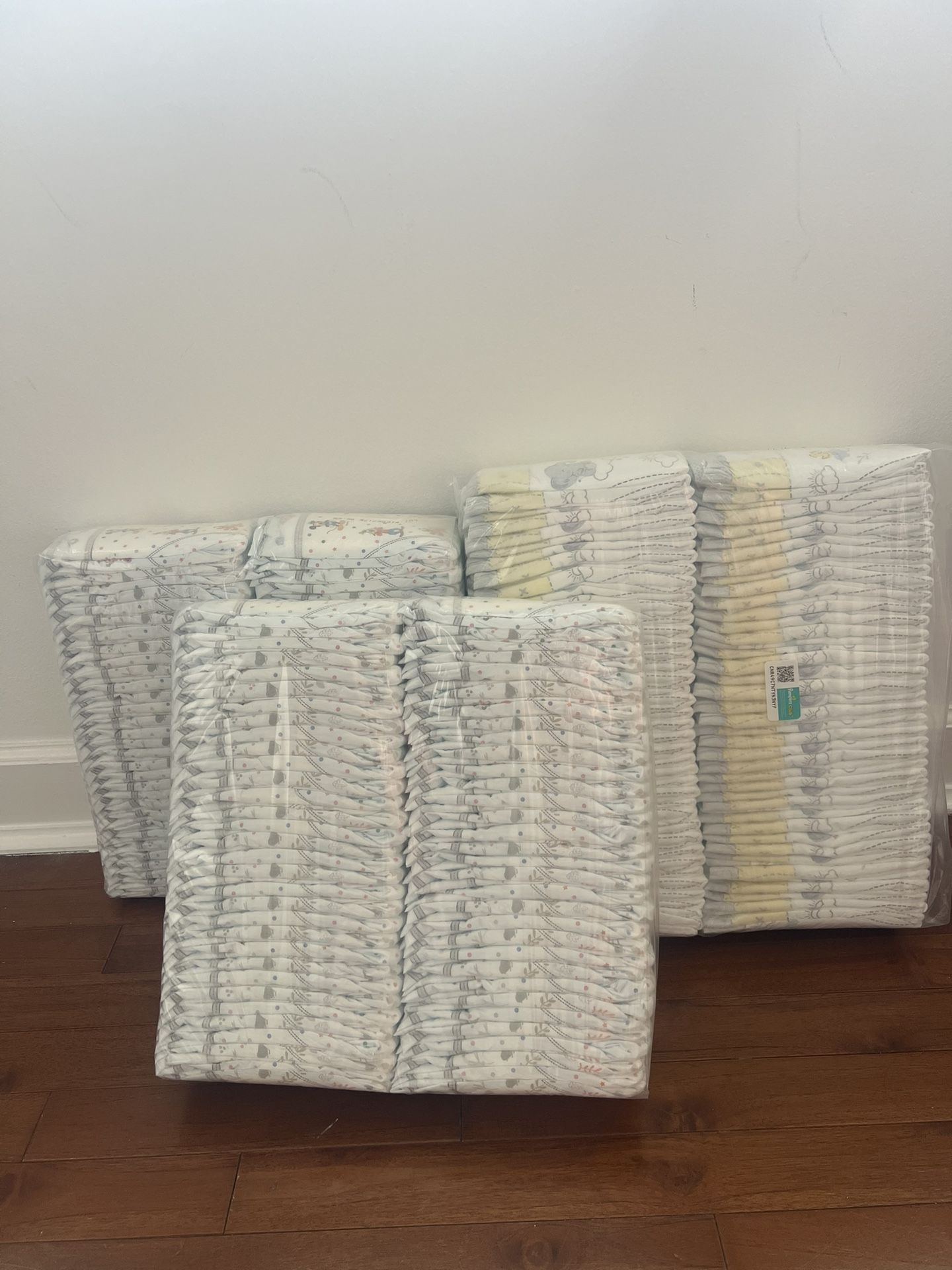 Diapers Size 1 - 210 Diapers Unopened Bags - Adding Assorted 13 For Free
