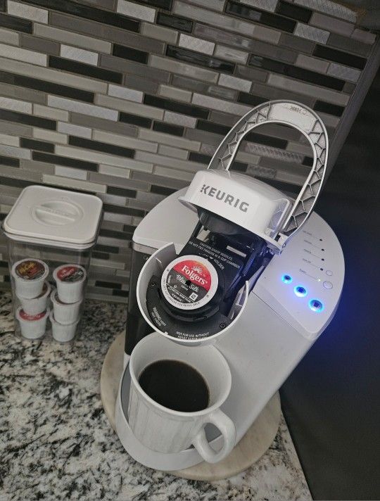 Keurig Coffee Maker Machine Works Great/Cash Only