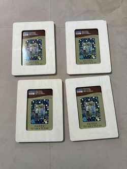 4 ArtMinds Wood Frams