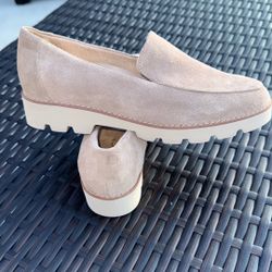 New Suede VIONIC Loafer - Size 8 - 