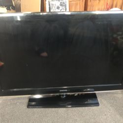 SAMSUNG TV Price Can Be Negotiated 46 Inches- Make An Offer  