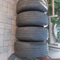 275 65 R18 Tires MICHELIN  Rims American Racing For Chevy And Gmc  in Great Condition No Patches Or Anithing.