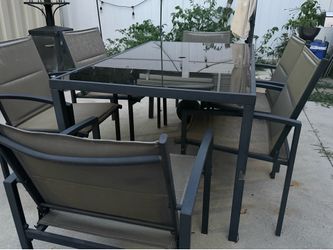 Outdoor dining set