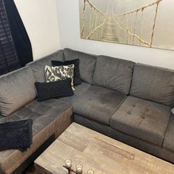 Owensbe 2-Piece Sectional with Chaise Charcoal