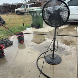Early Spring Sale …OUTDOOR BREEZE FAN..excelente Condition 