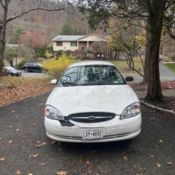 2004 Ford Taurus