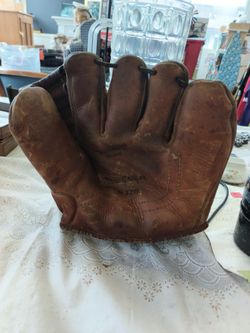 McGregor Softball Glove G320 40 Dollars 